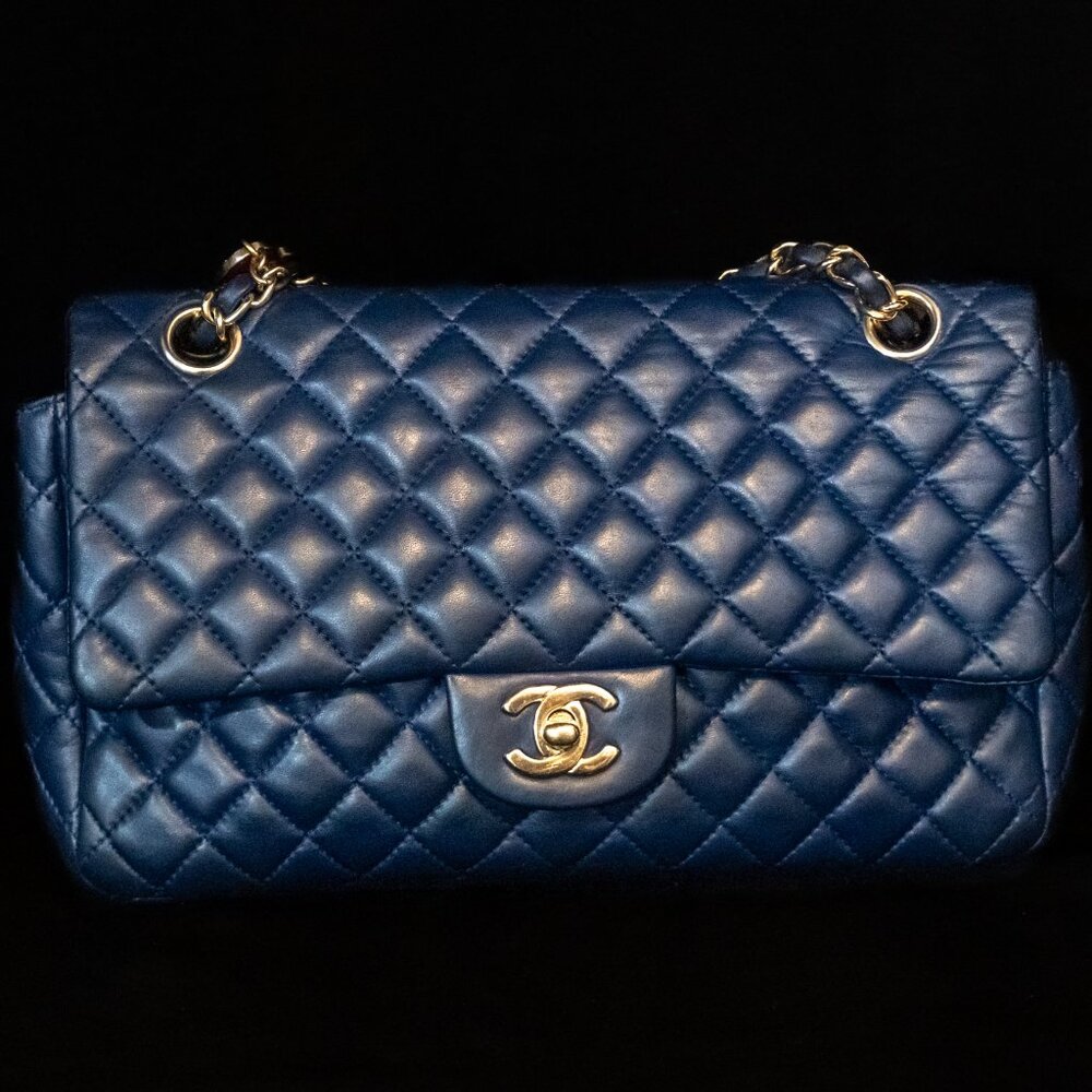 โค๏ธVALENTINE'S SPECIALโค CHANEL Valentine's Charms Matelasse Quilted Lambskin Blue - Picture 10 of 15